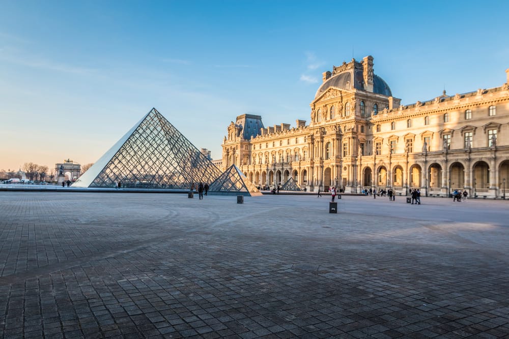 limo services for a luxurious Louvre experience